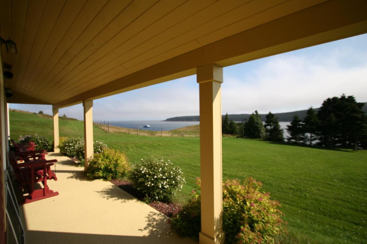 The Bread And Cheese Country Inn Bay Bulls Exterior photo